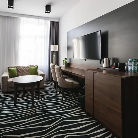 No1 Restauracja Sniadanie I Parking W Cenie! ベッド・アンド・ブレックファスト 4*