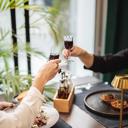 No1 Restauracja Sniadanie I Parking W Cenie! レシュノ